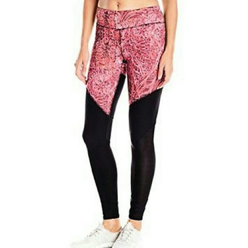 NWT Steve Madden  workout leggings. Small